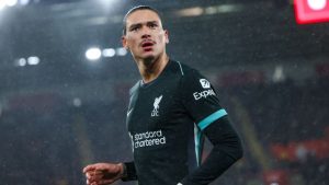 غياب داروين نونيز عن مباراة ليفربول ضد نوتنجهام بسبب تراكم البطاقات